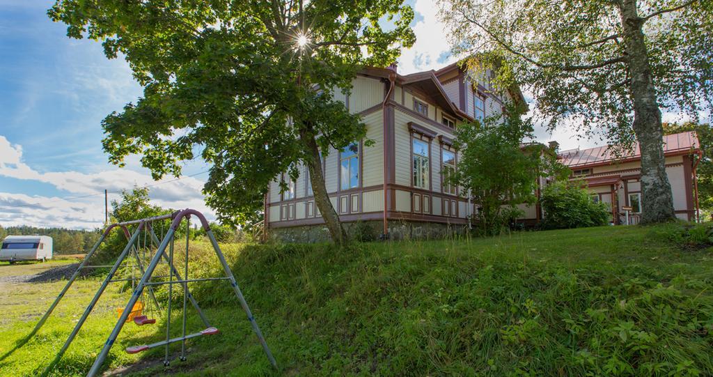 Loeydoen Kartano Hotell Ristiina Eksteriør bilde